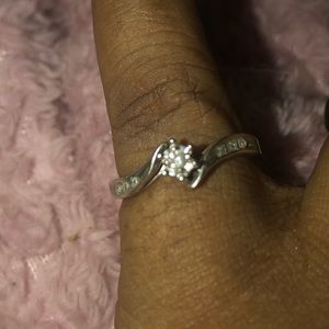 Diamond Ring - beautiful preowned